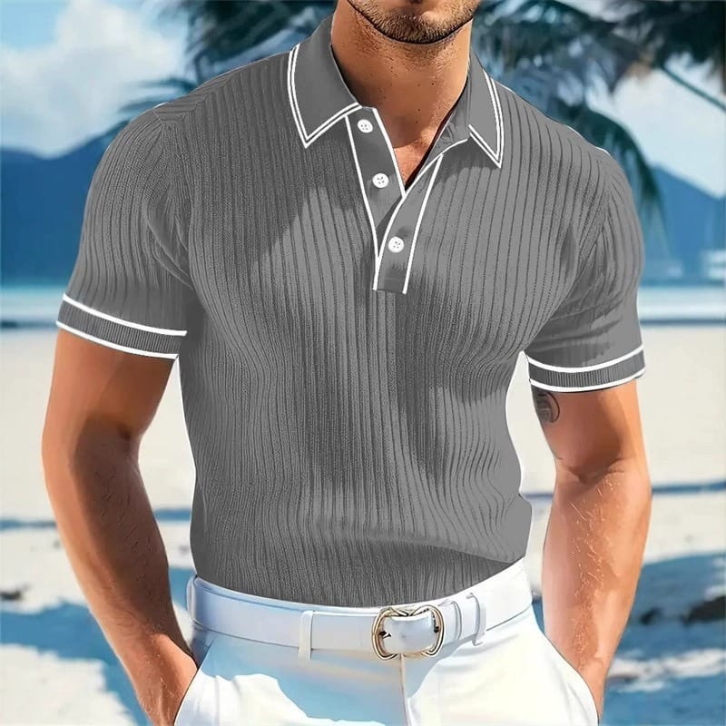 Lässiges Herren Polo mit feiner Rippung, flach gelegt