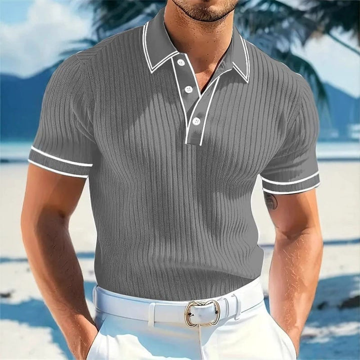 Lässiges Herren Polo mit feiner Rippung, flach gelegt