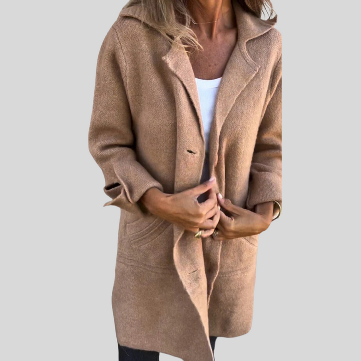 Figurbetonter Jana Damen Longmantel, modisch und elegant, ein Must-have für jede stilbewusste Frau.