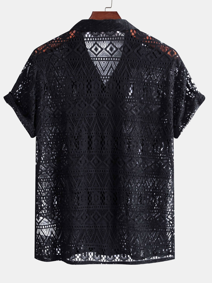 Bequemes Herren Sommeroutfit mit kurzärmeligem Oberteil und Hose