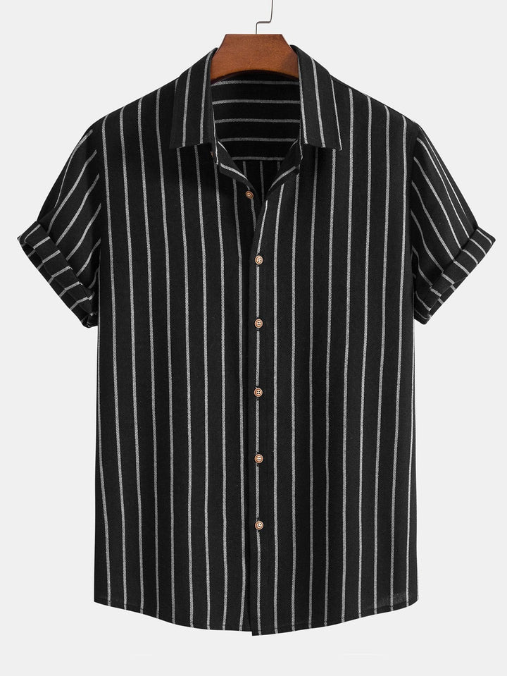 Stilvolles Herren Set, bestehend aus Hemd und Kurzhose
