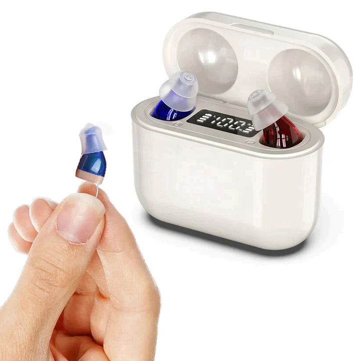 Weiße kabellose In-Ear-Kopfhörer mit Ladeetui, digitale Anzeige, ergonomisches Design.