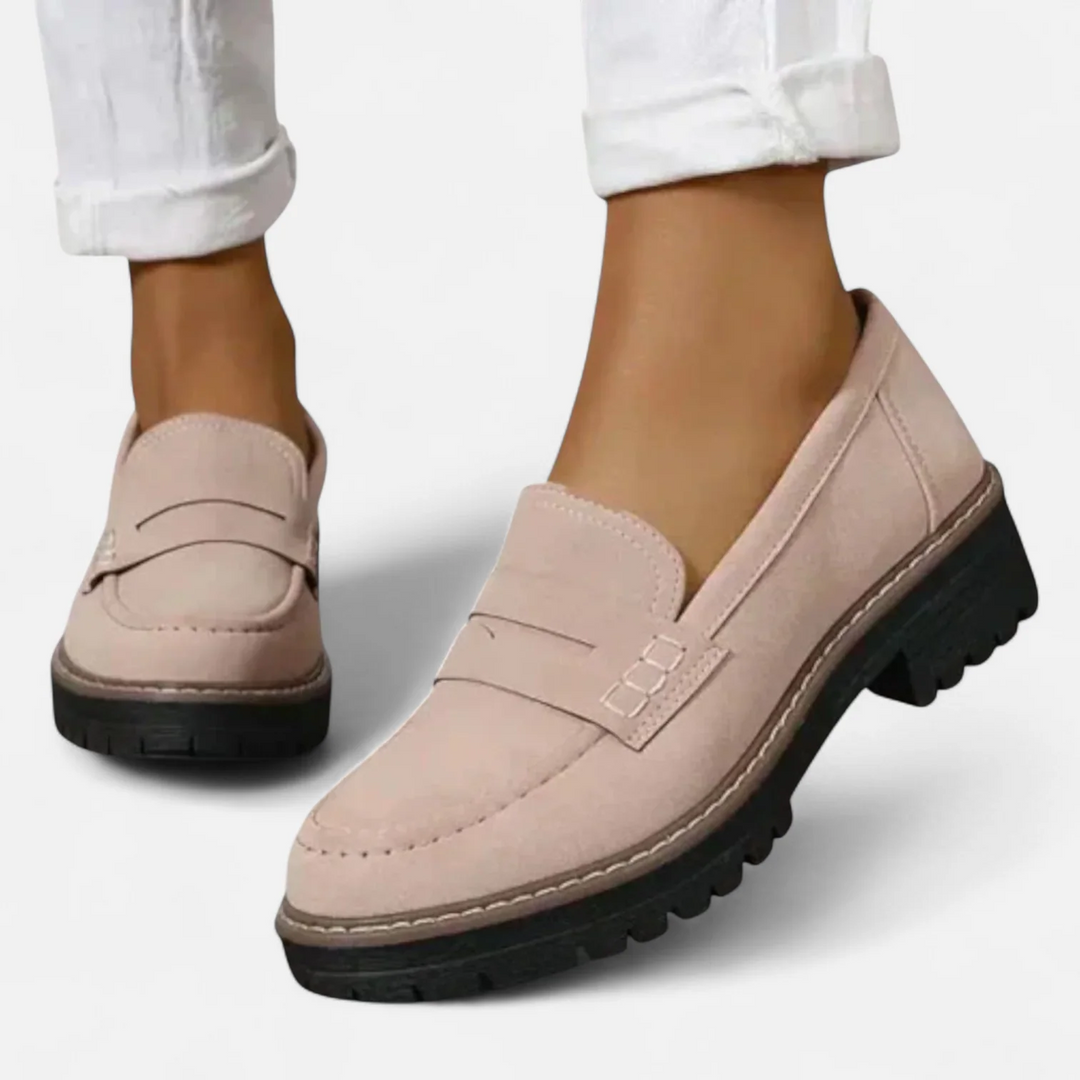 Bequeme Damen Loafer in Beige, flach & modisch, ideal für Sommer und komfortablen Freizeitlook.