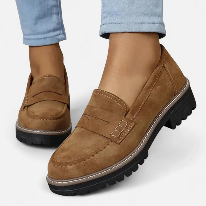 Flache Damen Loafer in zeitlosem Design, bieten Komfort & Stil für Business, Freizeit und jeden Anlass.