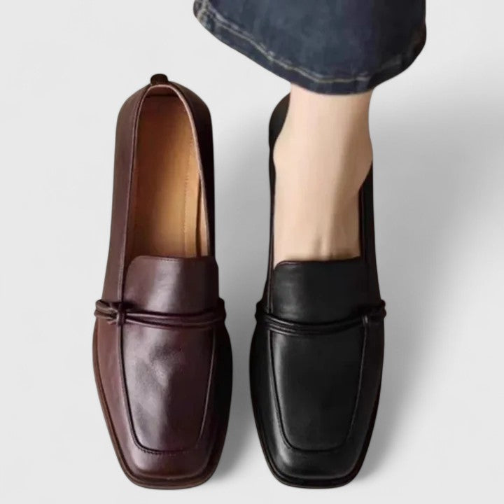 Vielseitige Damen Slipper: Klassische Slip-On Loafer. Flache Komfortschuhe für entspannte Tage und schicke Anlässe.