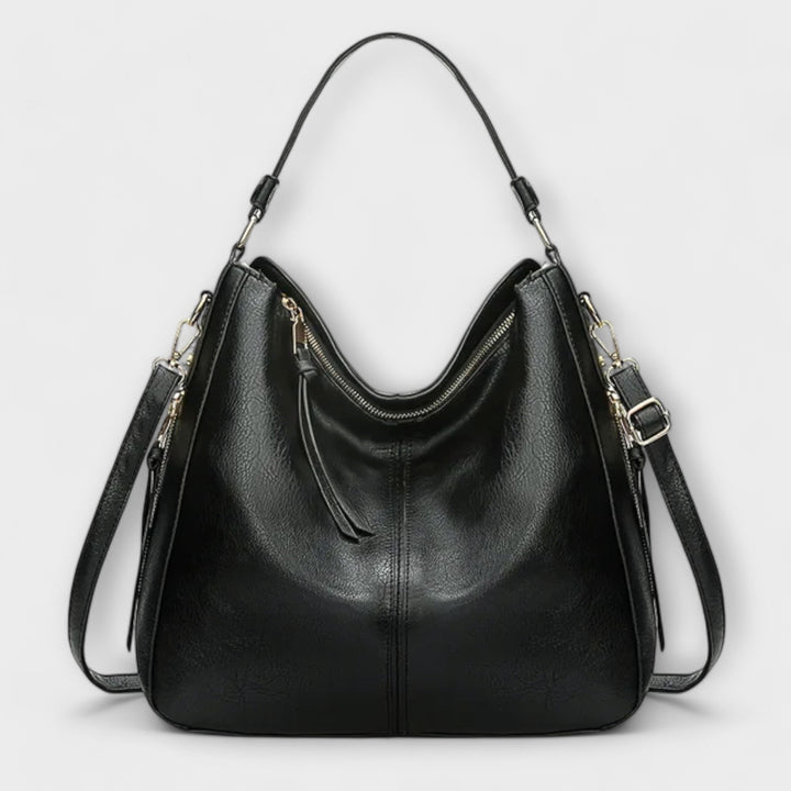 Helle Damen-Schultertasche, ein modisches und vielseitiges Accessoire für den Sommer.
