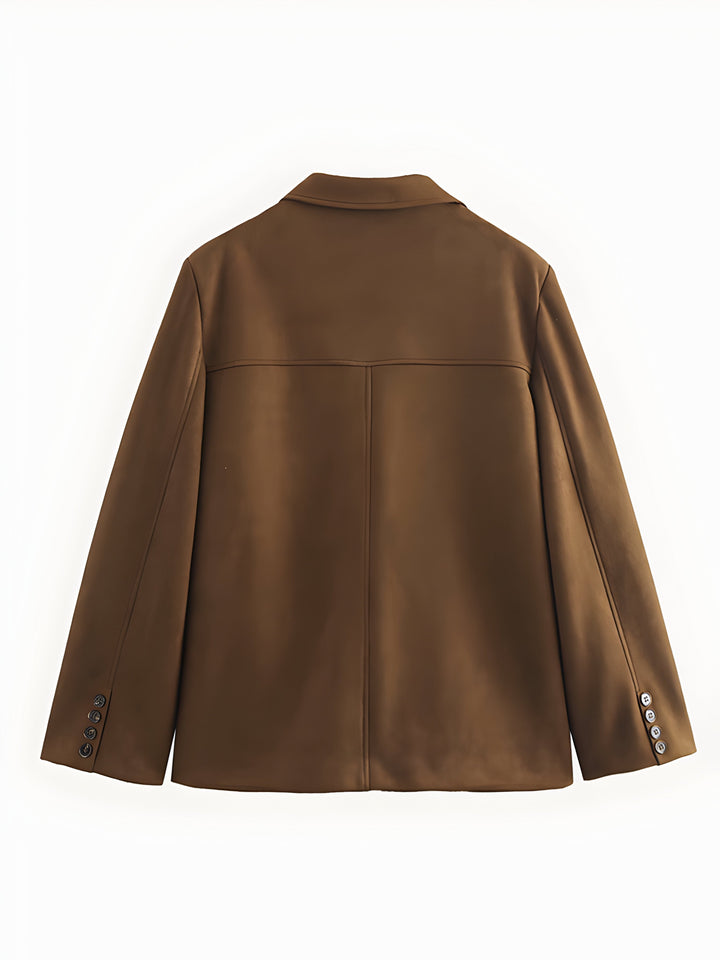 Klassische Damenjacke für eleganten Herbst-Winter-Look, kombiniert mit passenden Accessoires. Modisch & vielseitig.