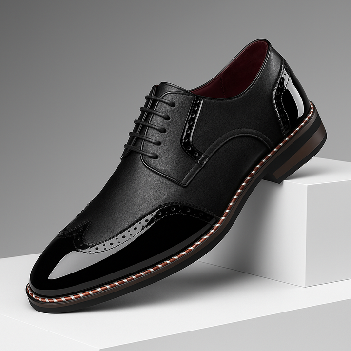Robuste und komfortable Sohle klassischer Herren Brogue Wingtip Business Schuhe. Langlebige, smarte Herrenschuhe.