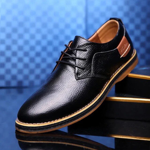 Bequeme blaue Herren Halbschuhe für Herbst/Winter. Stilvoller Look mit robuster Profilsohle für besten Komfort.