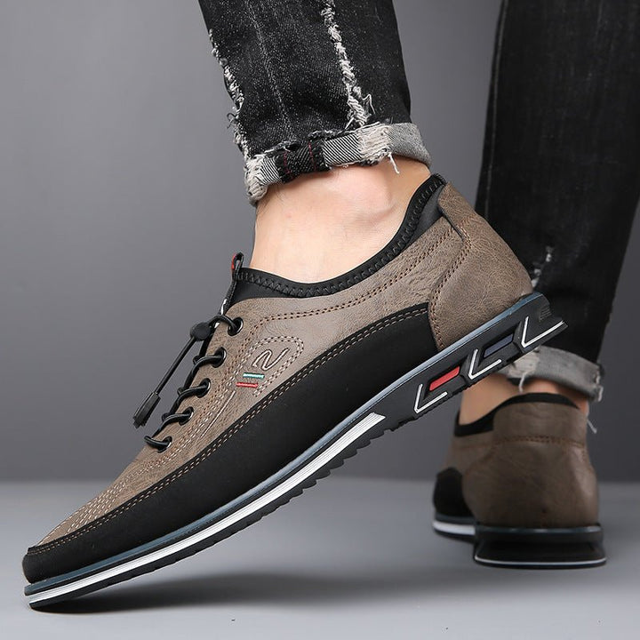 "Klassische Oxford-Schuhe aus Leder, elegantes Design, in hellem Braun, perfekte Wahl für Stil und Komfort."
