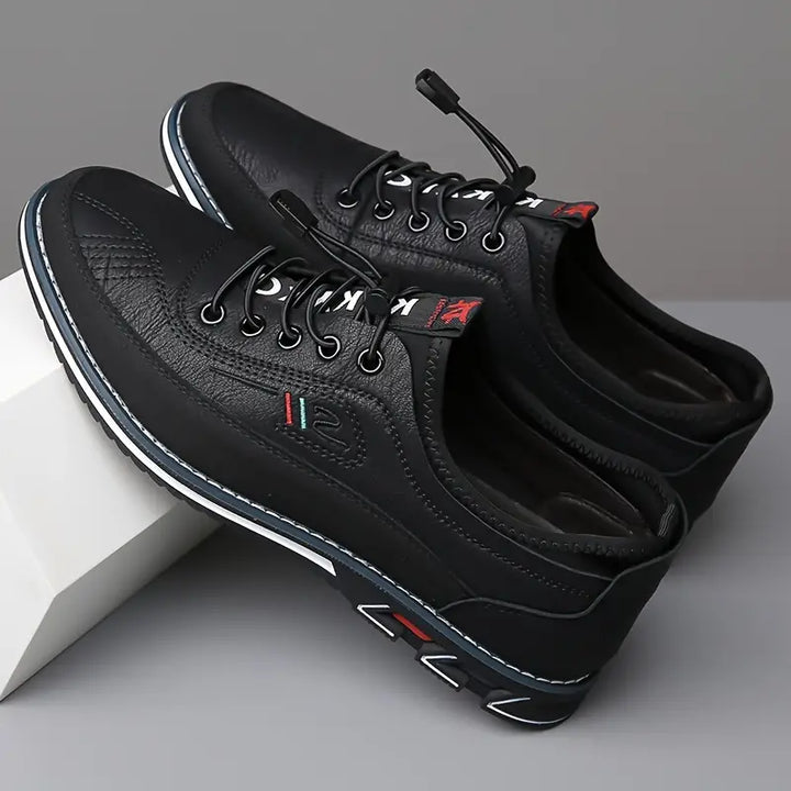 "Klassische Oxford-Schuhe aus Leder, elegantes Design, in hellem Braun, perfekte Wahl für Stil und Komfort."