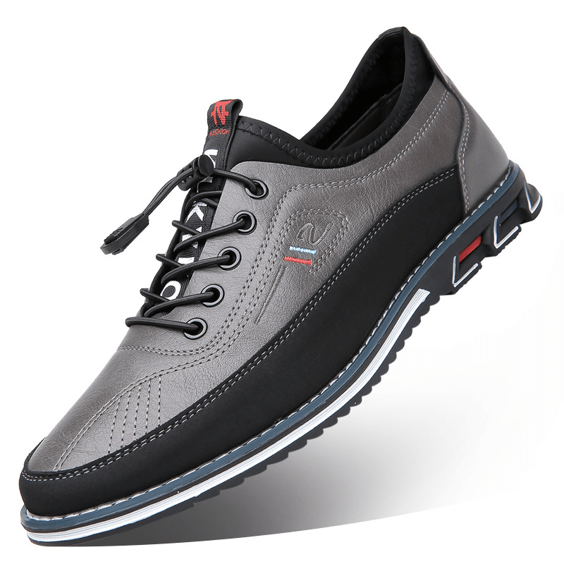 "Klassische Oxford-Schuhe aus Leder, elegantes Design, in hellem Braun, perfekte Wahl für Stil und Komfort."