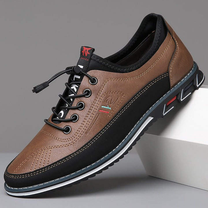 "Klassische Oxford-Schuhe aus Leder, elegantes Design, in hellem Braun, perfekte Wahl für Stil und Komfort."