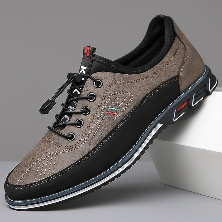 "Klassische Oxford-Schuhe aus Leder, elegantes Design, in hellem Braun, perfekte Wahl für Stil und Komfort."