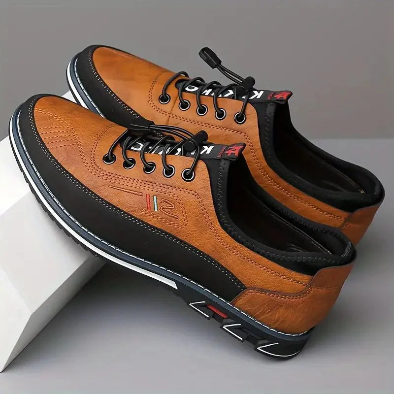 "Klassische Oxford-Schuhe aus Leder, elegantes Design, in hellem Braun, perfekte Wahl für Stil und Komfort."