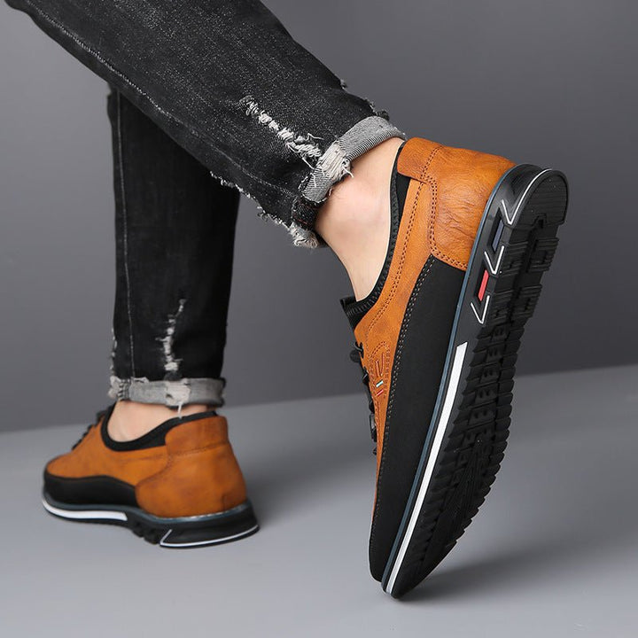 "Klassische Oxford-Schuhe aus Leder, elegantes Design, in hellem Braun, perfekte Wahl für Stil und Komfort."