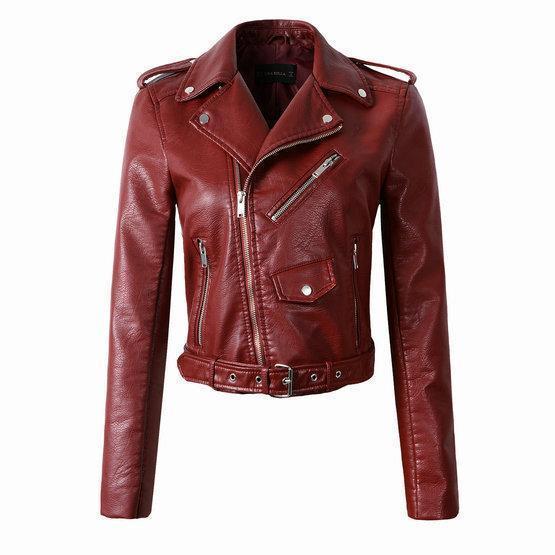 Stilvolle Damen Bikerjacke in Schwarz, mit markanten Reißverschlüssen und tailliertem Schnitt, sehr modisch.