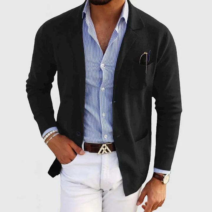 Klassischer blauer Herren Einreiher-Blazer, ideal für Business & smarte Freizeit. Ganzjahres-Herrenmode.