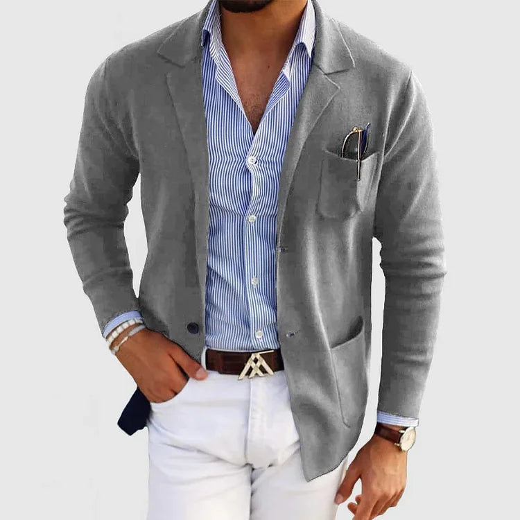 Grauer Herren Einreiher-Blazer, klassisch geschnitten, für Business & elegante Freizeit. Stilvolle Wintermode.