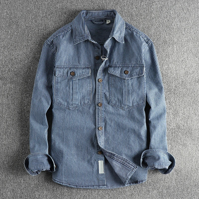 Klassisches Herren Vintage Indigo Denim-Hemd, robust & vielseitig. Perfekt als Freizeit Hemd oder Overshirt ganzjährig.