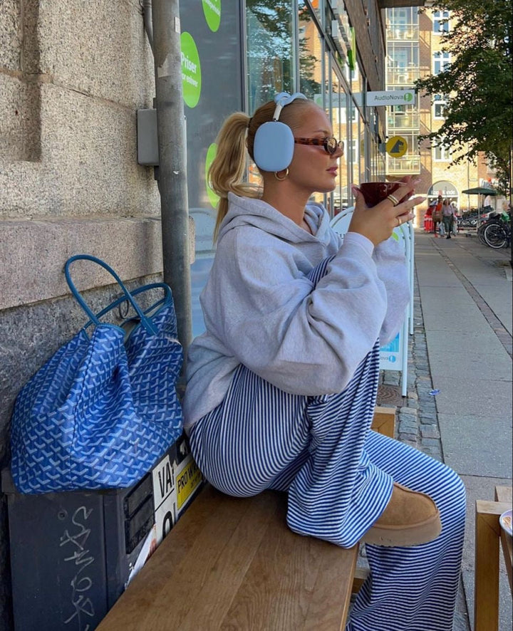 Gestreifte Damen Loose Fit Hose im Relaxed-Stil, vielseitig kombinierbar als Frühlings- & Sommerhose.