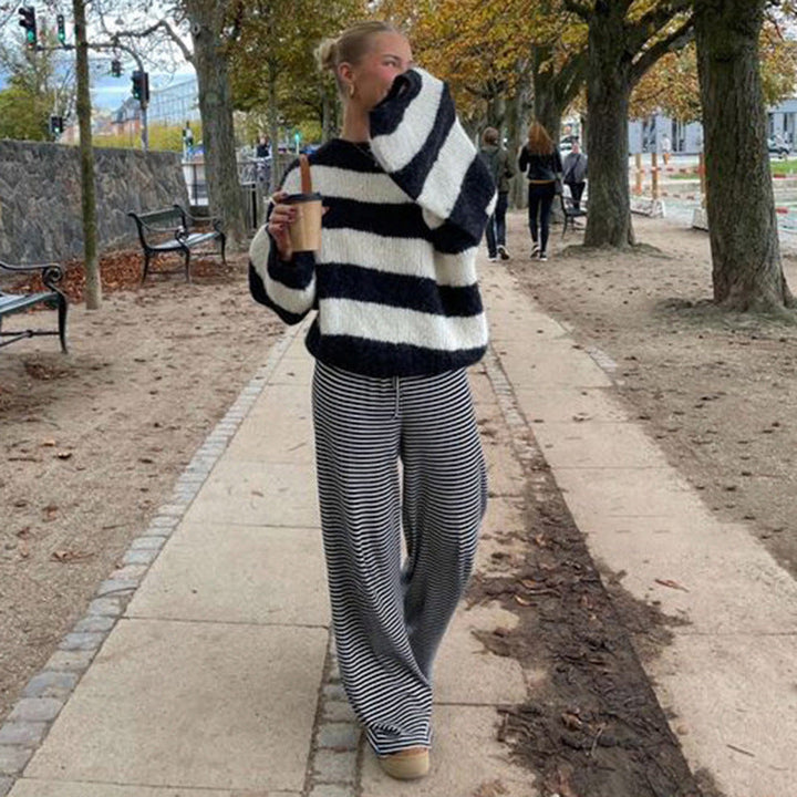 Fließende Damen Streifenhose im Relaxed-Fit, perfekte Frühlingshose für lässige Eleganz & Komfort.