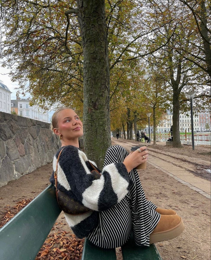 Modische Damen Relaxed-Hose mit Streifen, bequem und stilvoll für jede Gelegenheit im Frühling & Sommer.