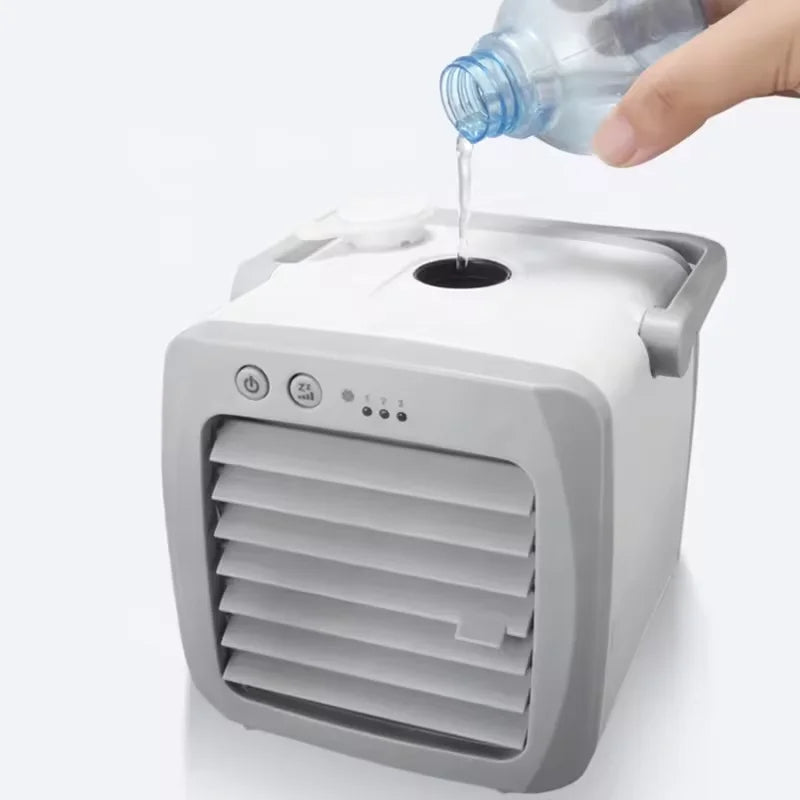 Mobiler 4-in-1 Luftfilter & -kühler mit USB-Anschluss, sorgt für besseres Raumklima & Komfort.