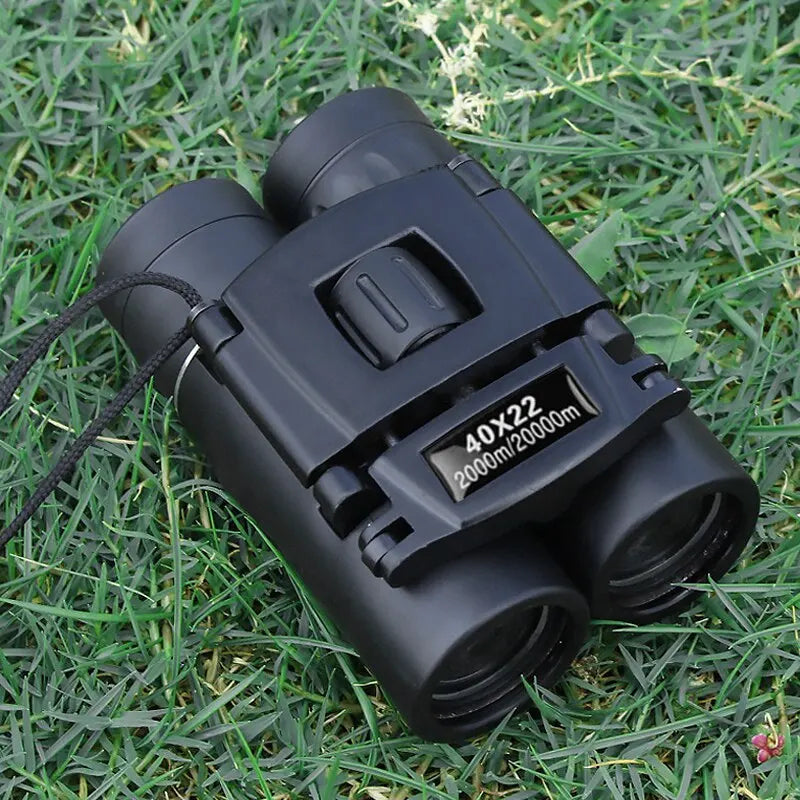 "Kompaktes Militärfernglas 40x22 für Jagd, schwarze Optik verdeutlicht Details auf 2000m, tragbar und leistungsstark."
