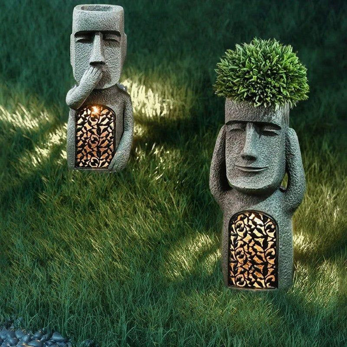 "Kunstvolle Skulptur Blumentopf mit Solar LED, abstraktes Design, ideal für Garten mit Nachtlicht."