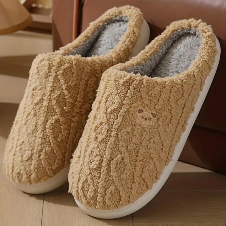 Gemütliche Damen Hausschuhe für den Frühling, weich und bequem. Perfekte Indoor-Pantoffeln für entspannte Stunden.