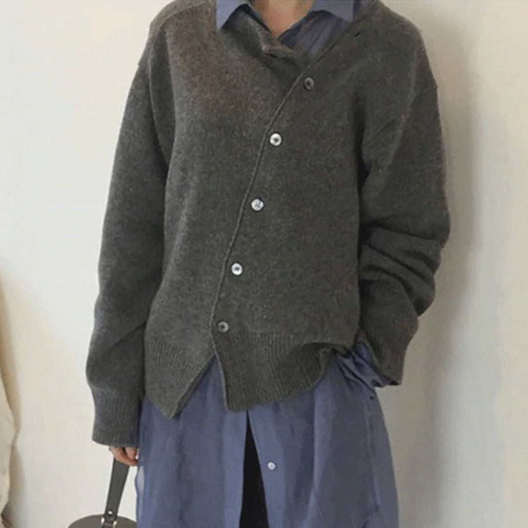 Eleganter Damenpullover für den Winter mit stilvollen Knöpfen; warmes und gemütliches Herbst-Winter-Oberteil.