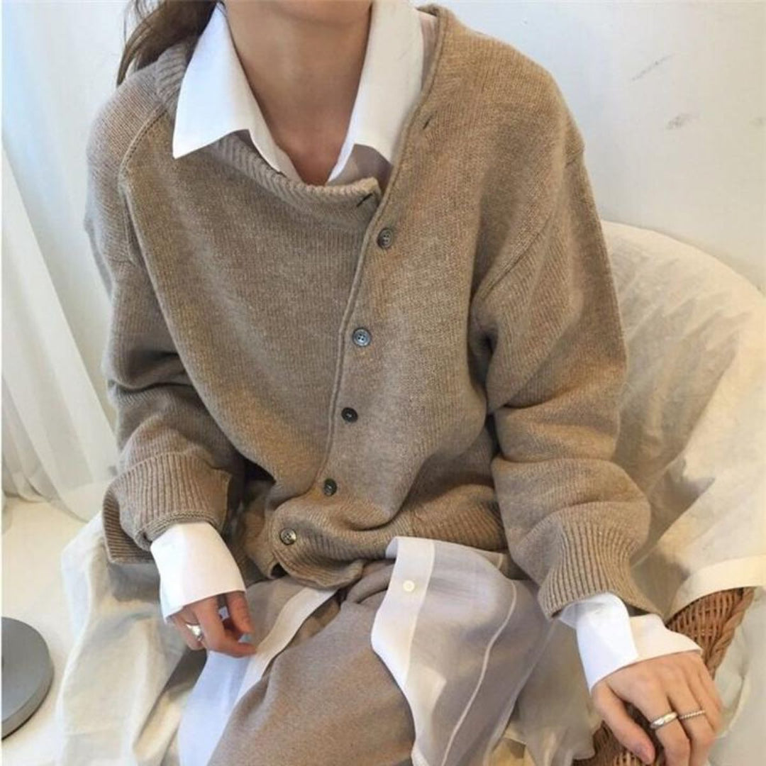 Modischer Damen Winterpullover; eleganter Pullover mit Knöpfen, ideal für Herbst & Winter. Warmes Casual-Oberteil.
