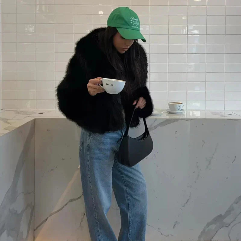 Damen Wintermantel mit Kapuze & Taschen, ein warmer, eleganter Kuschelmantel für kalte Tage und Wintermode.