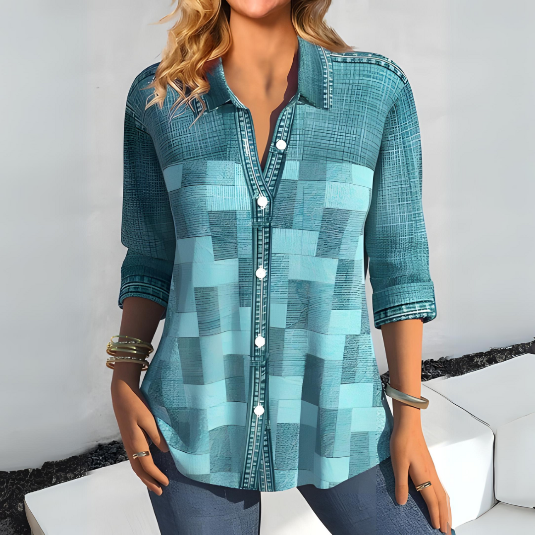 Bequeme Herbstbluse für Damen, kariert, aus weichem Stoff. Eine vielseitige Button-up Langarmbluse für Freizeit.