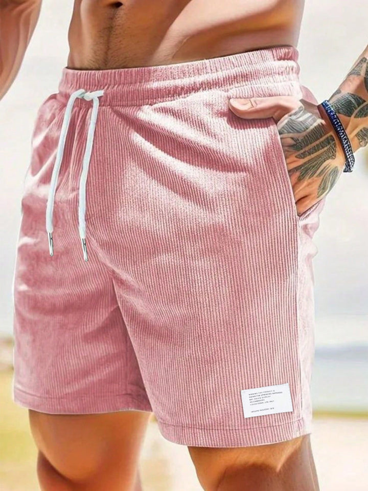 Schwarze Herren Sommer Shorts mit Kordelzug, vielseitig kombinierbar für jeden lässigen Sommerstil.