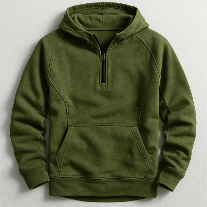 Mann trägt bequemen Herren Hoodie Regular Fit in Dunkelgrau, perfekt für einen entspannten Tag oder lässige Wintermode.