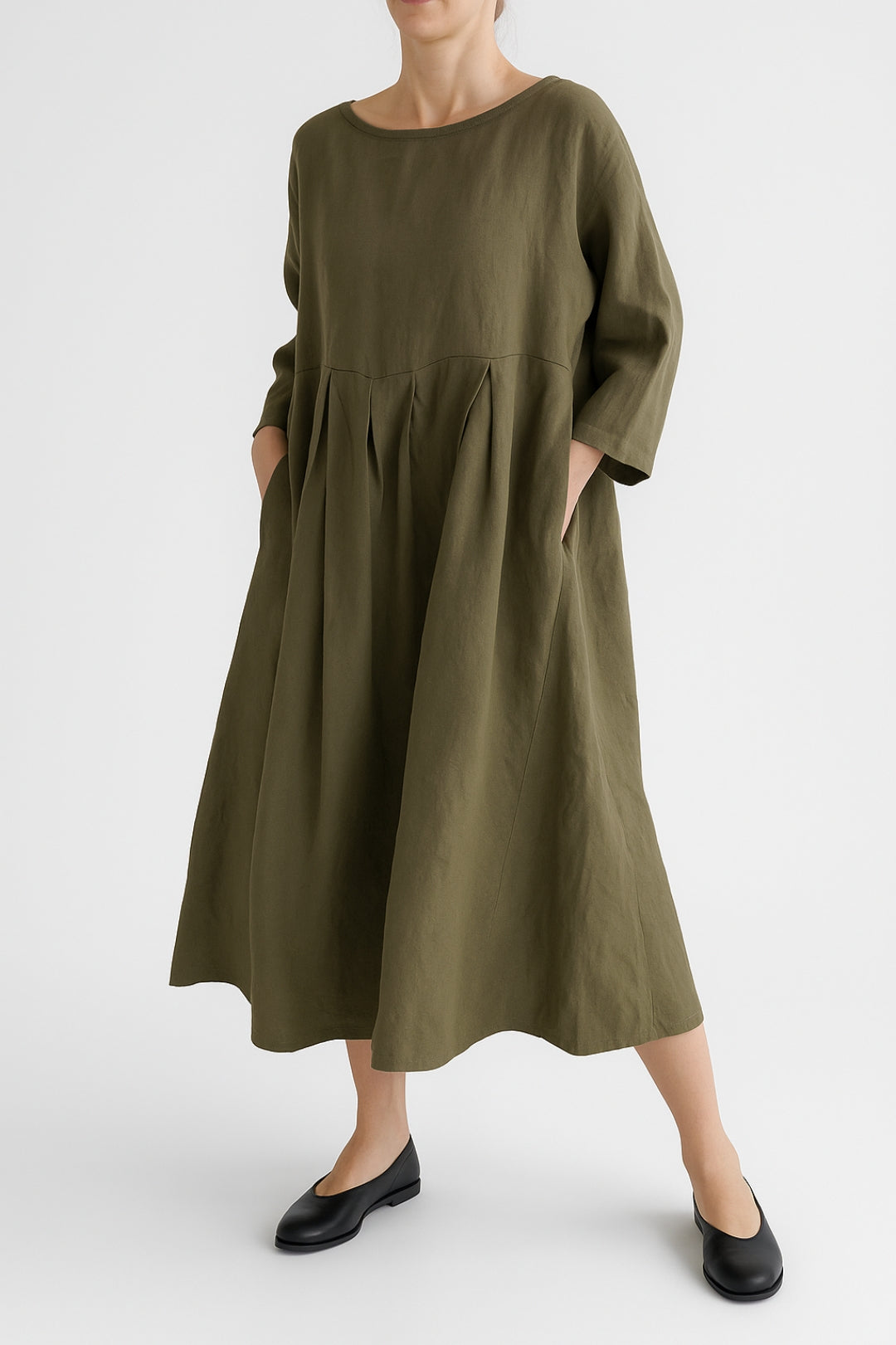 Lässiges Damen Midikleid mit Vorderfalten, bequem & stilvoll. Perfektes Sommerkleid für Freizeit & Alltag.