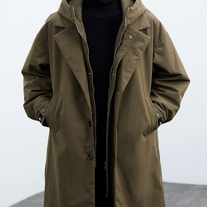 Militärgrüner Herren-Wintermantel, lang und warm. Wasserabweisend, perfekt für Outdoor-Freizeit.