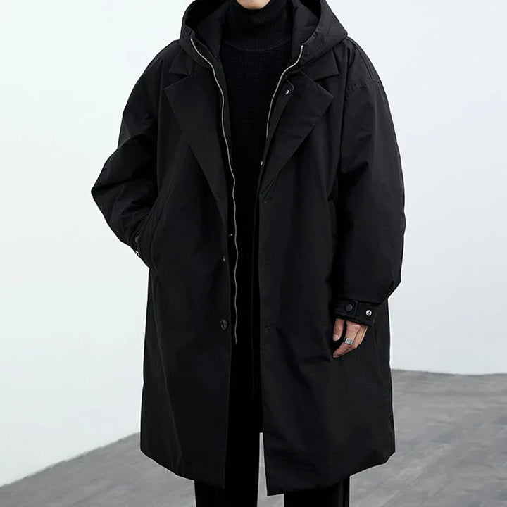 Hochwertiger, langer Herren-Wintermantel. Stilvoll, extra warm und wasserabweisend für den Winter.