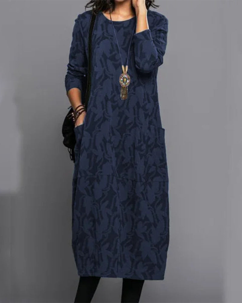 Elegantes Damen Maxikleid für den Winter, mit Langarm und seitlichen Taschen, ideal für Freizeit und Stil.