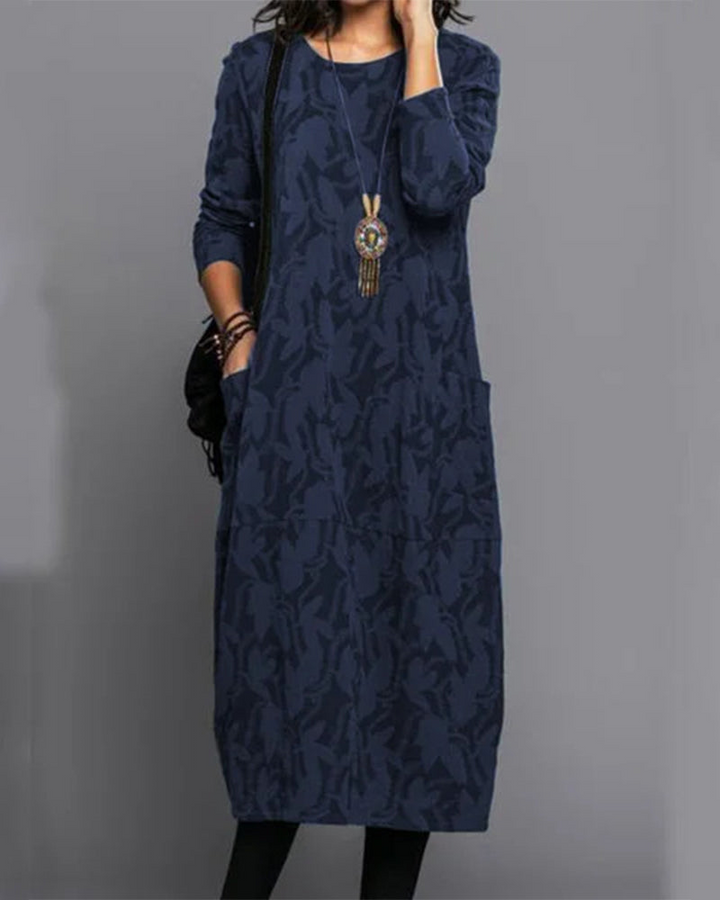 Elegantes Damen Maxikleid für den Winter, mit Langarm und seitlichen Taschen, ideal für Freizeit und Stil.