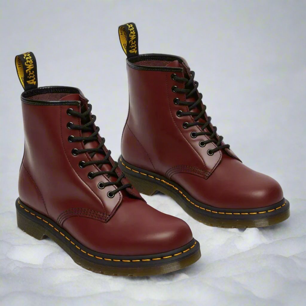 "Langlebige, rutschfeste Schnürstiefeletten mit isolierendem Innenfutter und robuster Sohle für stilvolle Wärme im Alltag."