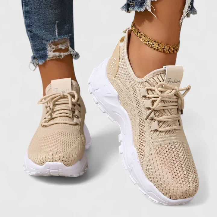 Sportlich-elegante Damen-Sneaker, leicht & bequem. Perfekte Schnürschuhe für Frühling & Alltag.