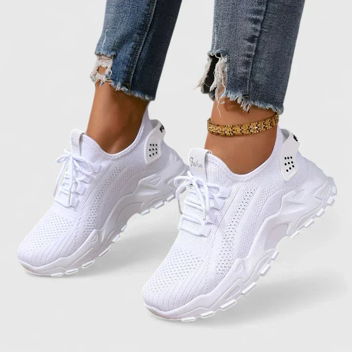 Stilvolle Damen Schnür-Sneaker in verschiedenen Farben. Leichte & bequeme Frühlingsschuhe für Damen.
