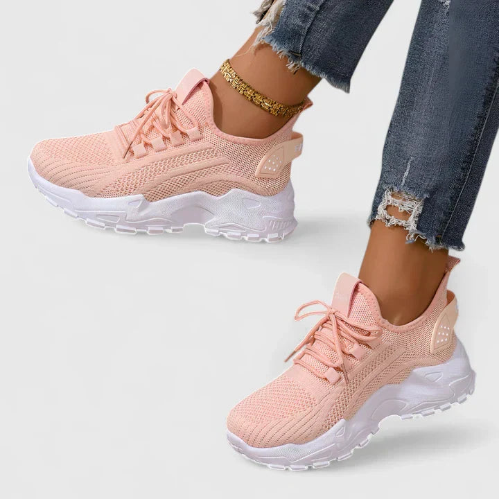 Bequeme Damen Frühlings-Sneaker zum Schnüren. Leichte & atmungsaktive Damenschuhe für entspannte Tage.