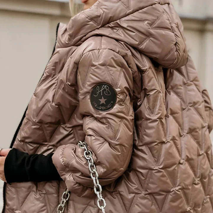 Stilvolle Damen Winter Pufferjacke, leicht und wärmend. Ideal für casual Looks und Freizeit.