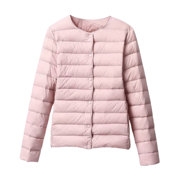 Moderne Damen Pufferjacke, gesteppt und leicht. Elegante Alltagsjacke für den Frühling und Übergang.