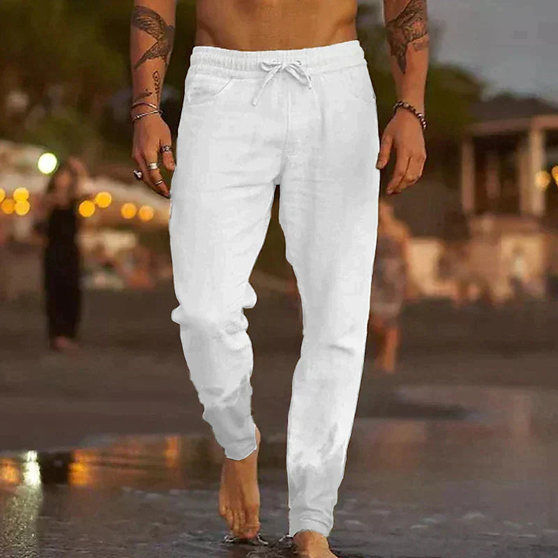 Leichte Herren Sommerhose in lockerer Passform für maximalen Komfort an heißen Tagen, ideal für Freizeit & Urlaub.