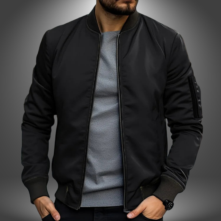 Robuster Herren Windbreaker, atmungsaktiv und leicht, perfekt als Outdoor- oder Sportjacke.
